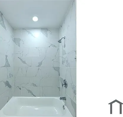 2330 Bryant Ave #4 — Photo 8