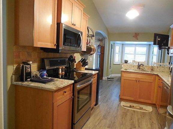 2nd image of 14460 Dupont Ave