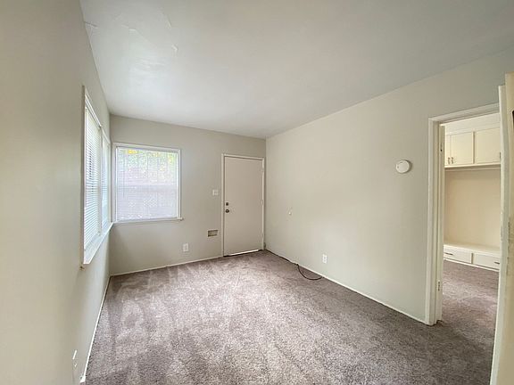 2nd image of 1449 W Summit St #1449