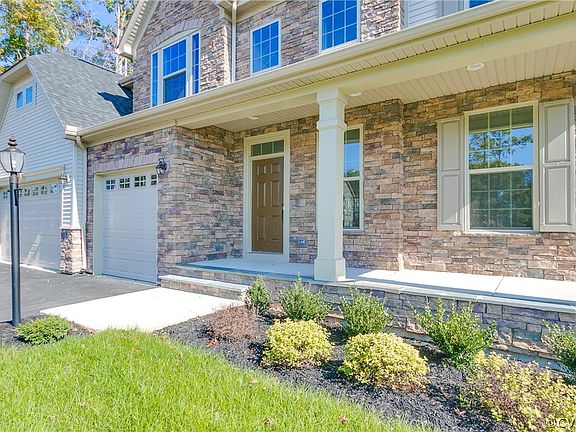 2nd image of 5005 Shoals Court Gln