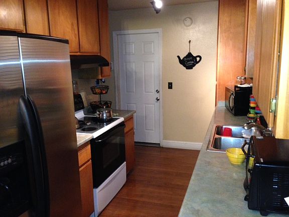 5th image of 170 Muir St