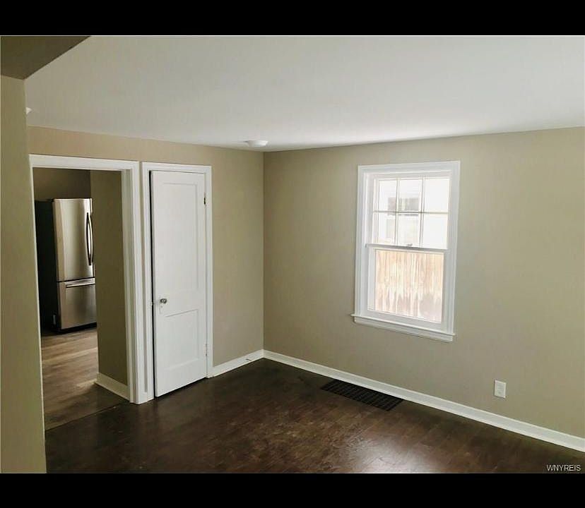 1st image of 498 Linden Ave