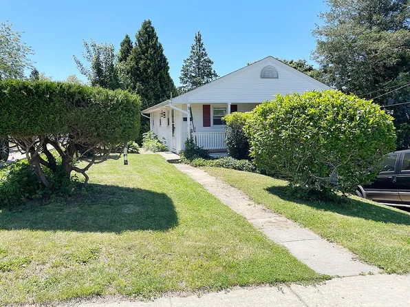 20 Sander St, New London, CT 06320