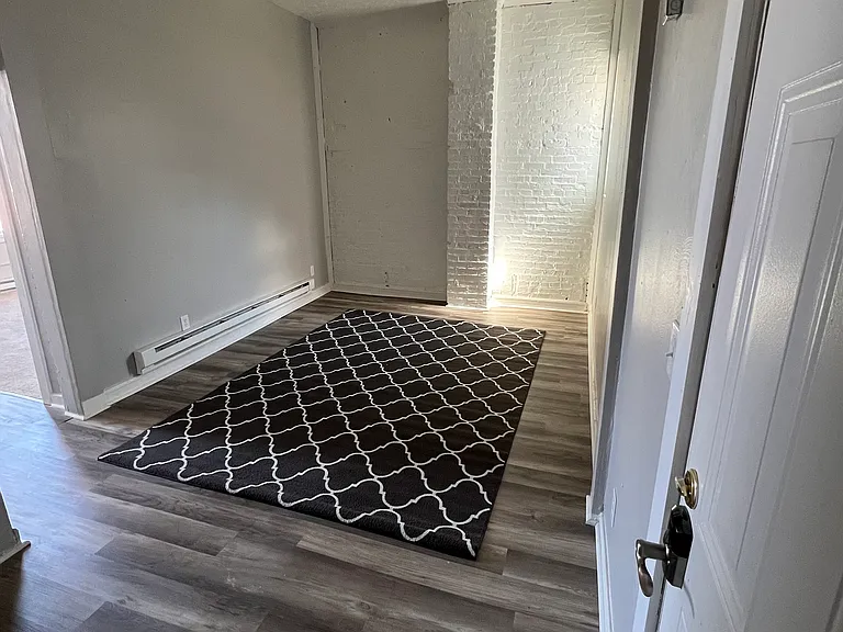 526 E 8th Ave #1 — Photo 5