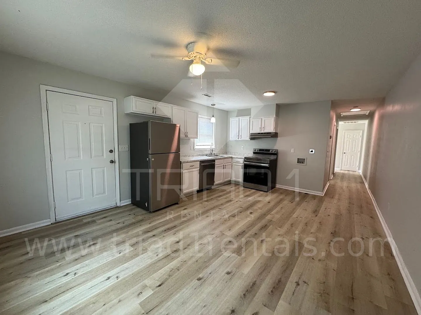E Bragg - G — Photo 2
