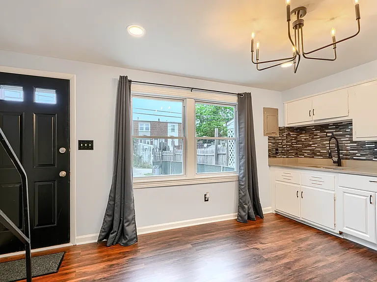 7906 Wynbrook Rd — Photo 10