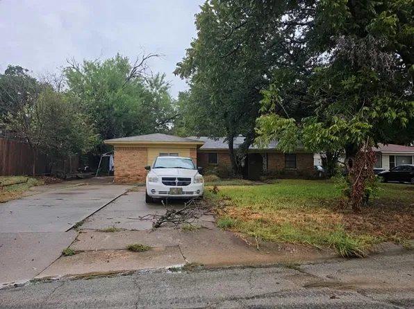 826 Turner Blvd, Grand Prairie, TX 75050