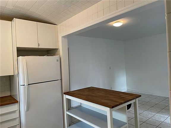 3rd image of 1109 NE 1st St APT 6