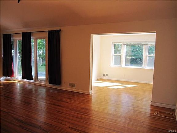 3rd image of 429 Grand Blvd
