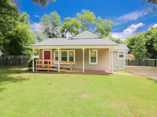 302 Woodlawn Dr, Longview, TX 75604
