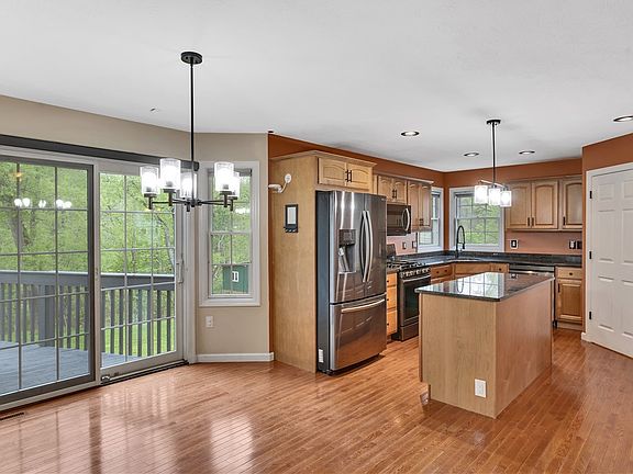 5th image of 699 Surfside Dr