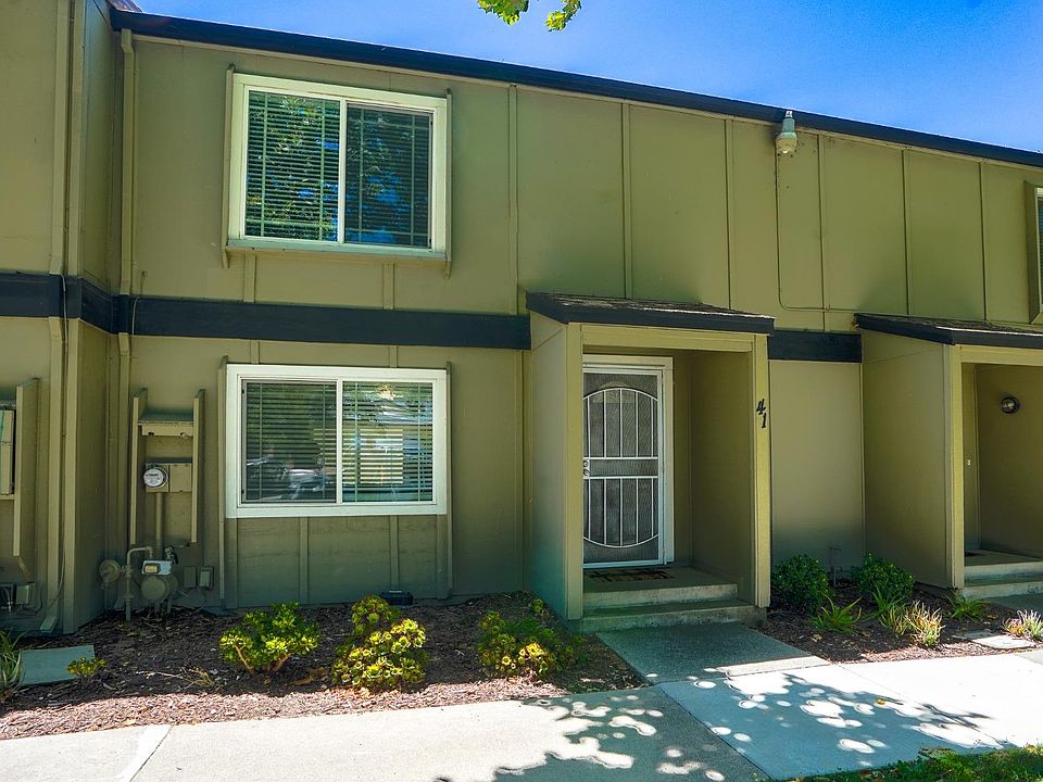 1st image of 41 El Capitan Ln