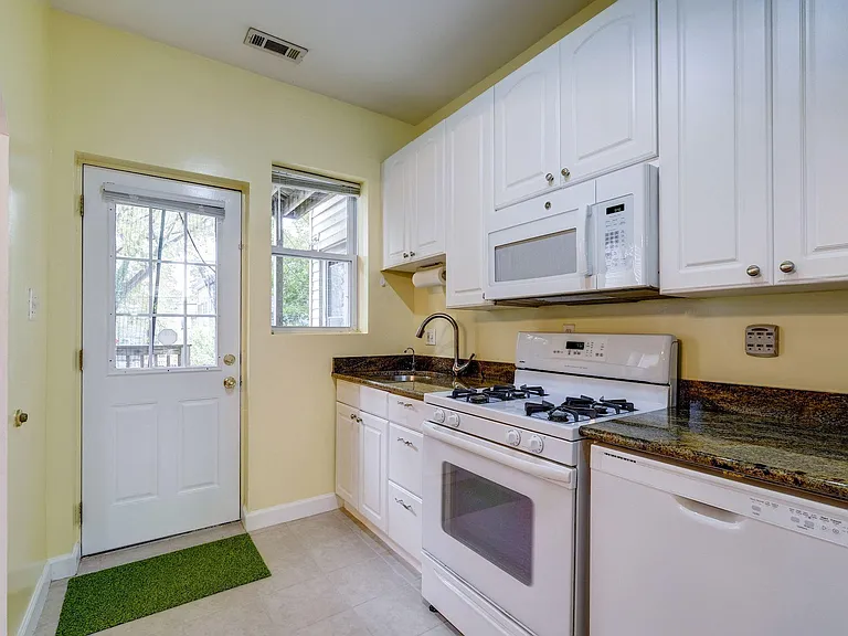 450 Randolph St NW — Photo 13
