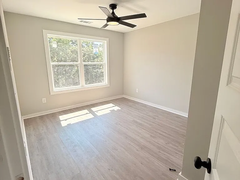 785 Whitehall Rd — Photo 18