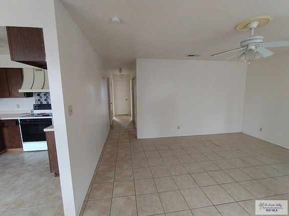 3rd image of 130 Las Palmas St