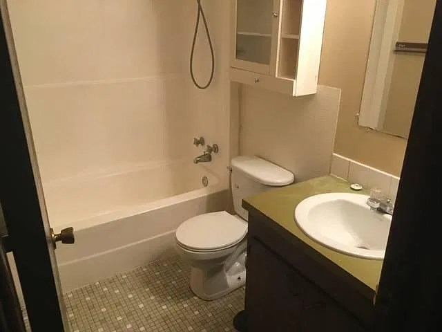 2 bed, $1,000 — Photo 4
