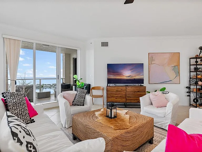 100 Beach Dr NE #1501 — Photo 28