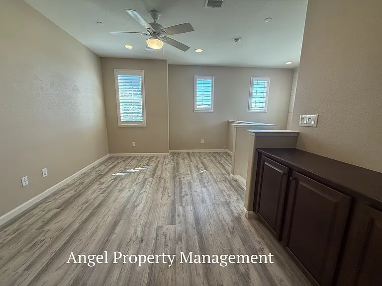 128 Dowd Ct — Photo 21