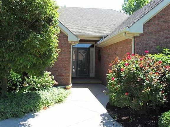 2nd image of 236 Willowood Cir