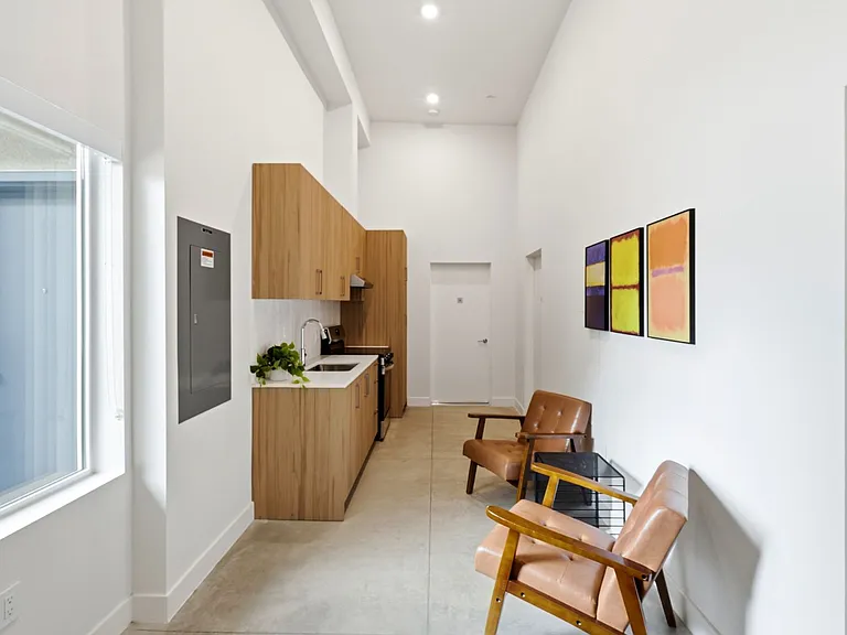 Step Designer Studio Community Living — Photo 68