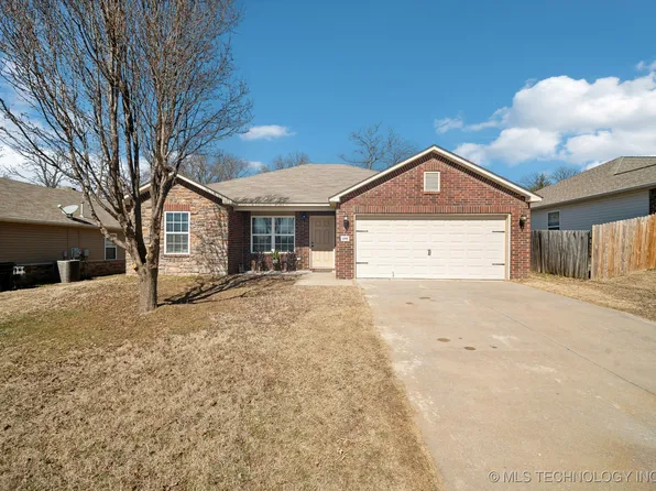 1345 Panther Ln, Sapulpa, OK 74066