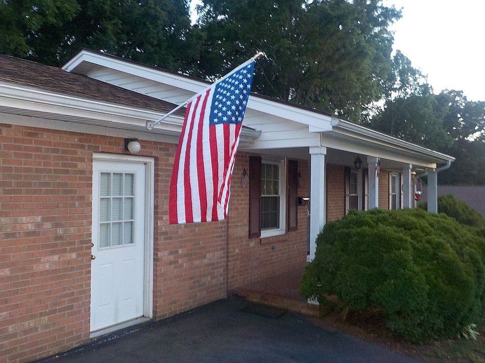 1st image of 1300 Norman Dr