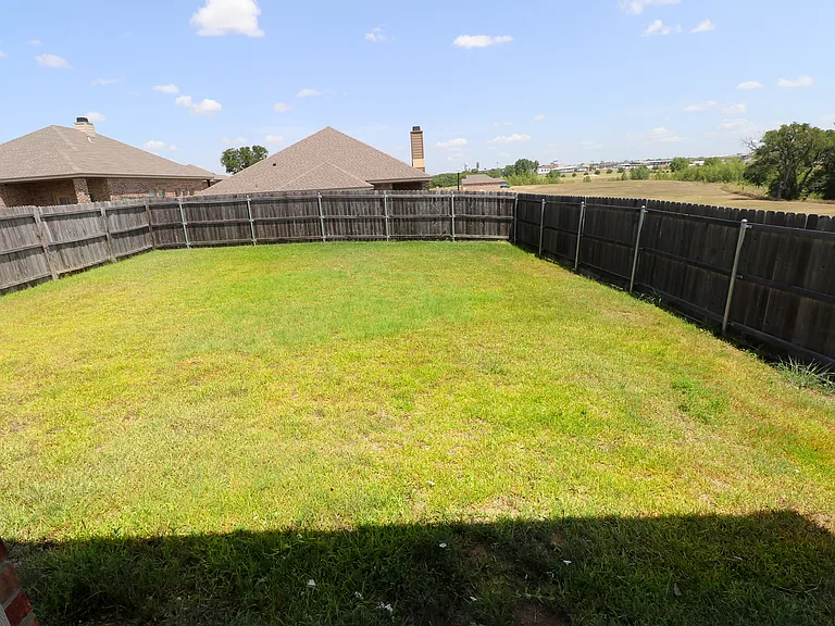 3001 Breton St — Photo 14