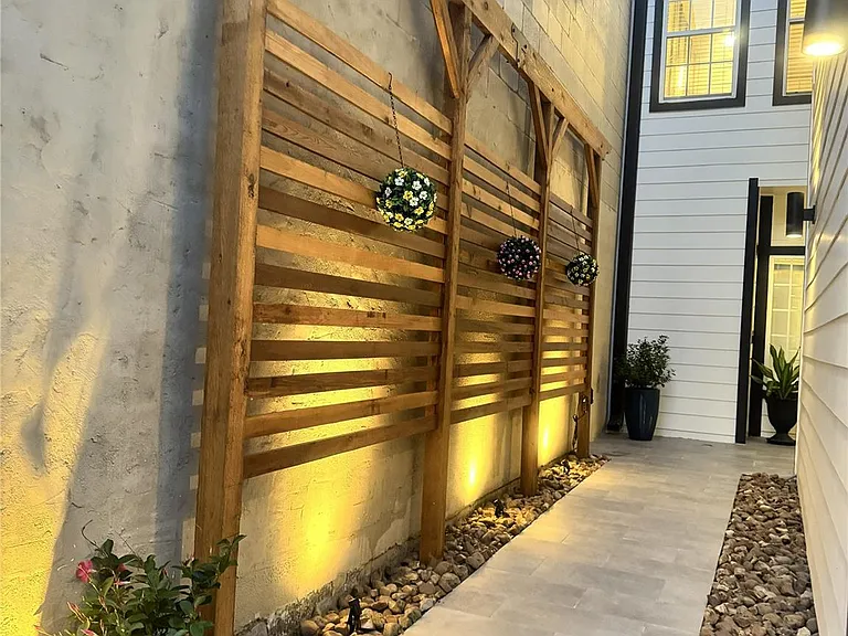 516 S Post Oak Ln #9 — Photo 2