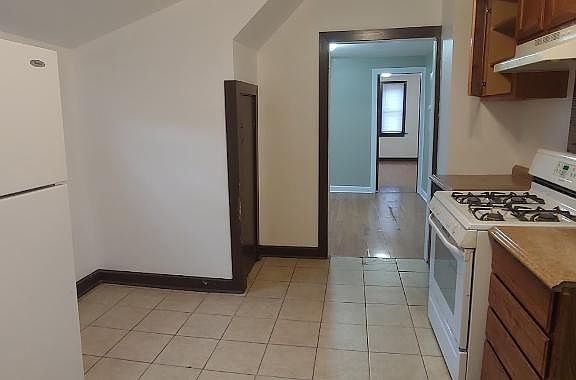 3rd image of 5326 N 38th St