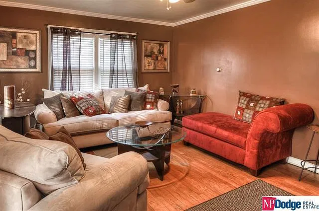 4906 Grand Ave — Photo 4