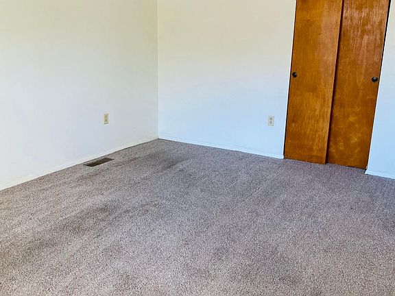 4th image of 28 Hepner Ave