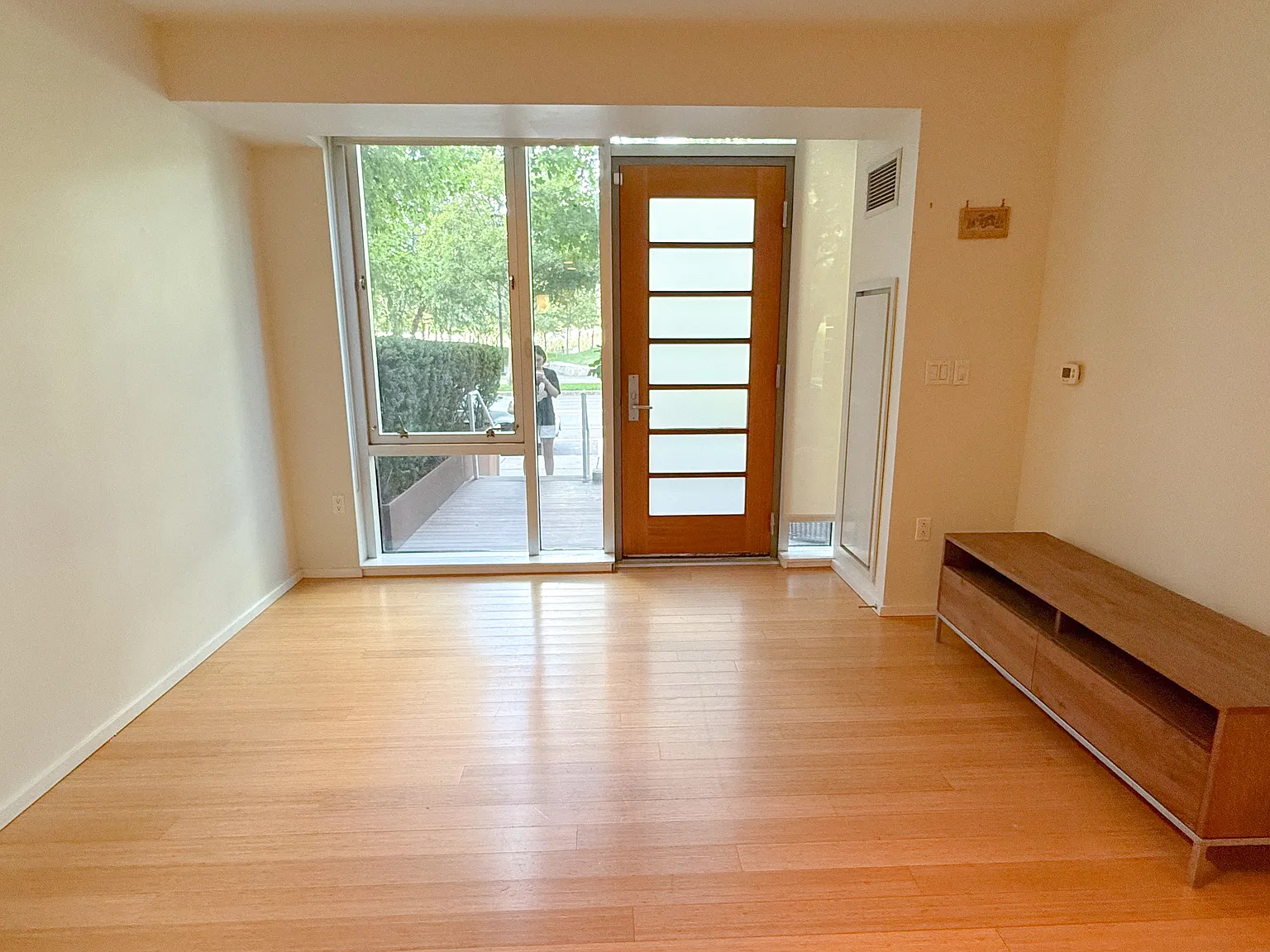 1 bed, 1.5 bath, 948 sqft, $3,800 — Photo 3