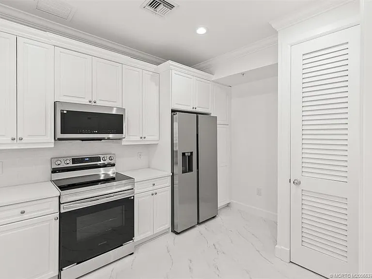 47 SW Osceola St #206 — Photo 8