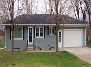 5839 Foulk Rd, Waterloo, IA 50702