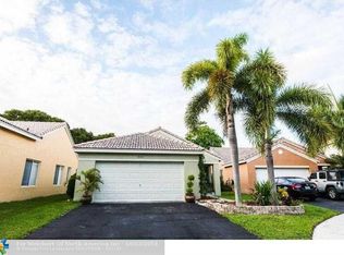 4032 Pine Ridge Ln, Weston, FL 33331