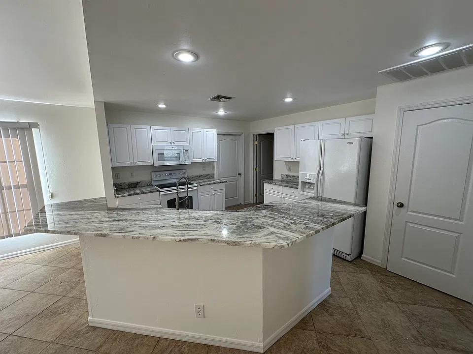 229 NW 1st St