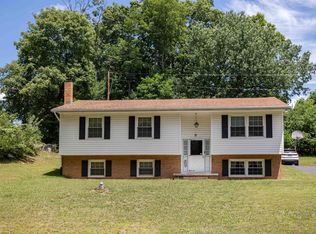 2513 Knollwood Dr, Staunton, VA 24401
