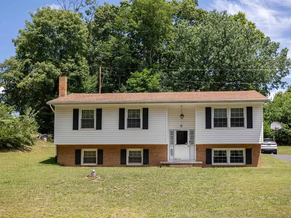 2513 Knollwood Dr, Staunton, VA 24401