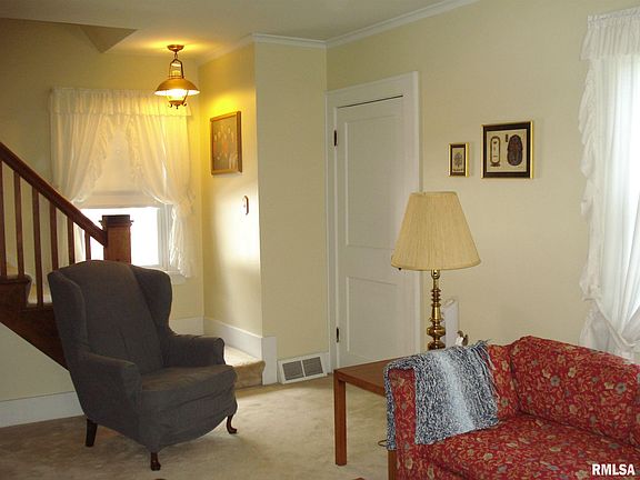 5th image of 820 Florence Ave