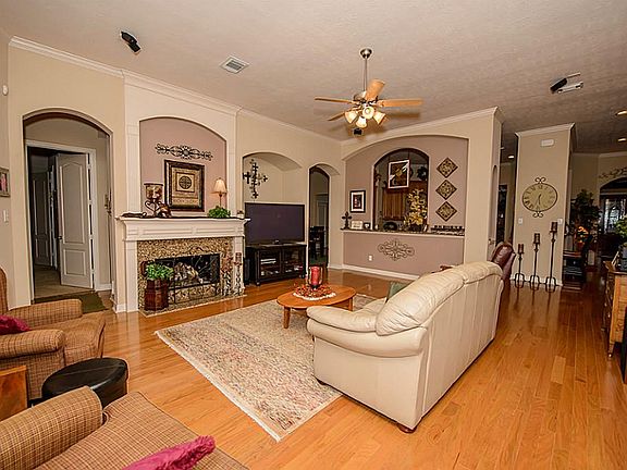 4th image of 15115 Aragon Green Dr