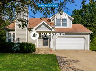 102 S Janell Dr, Olathe, KS 66061