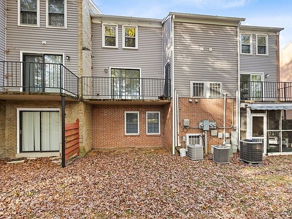 3rd image of 1541 Front Royal Dr