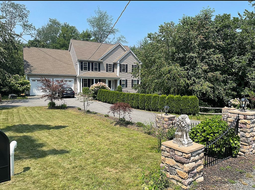 524 Lindsey St, Attleboro, MA 02703 | Zillow