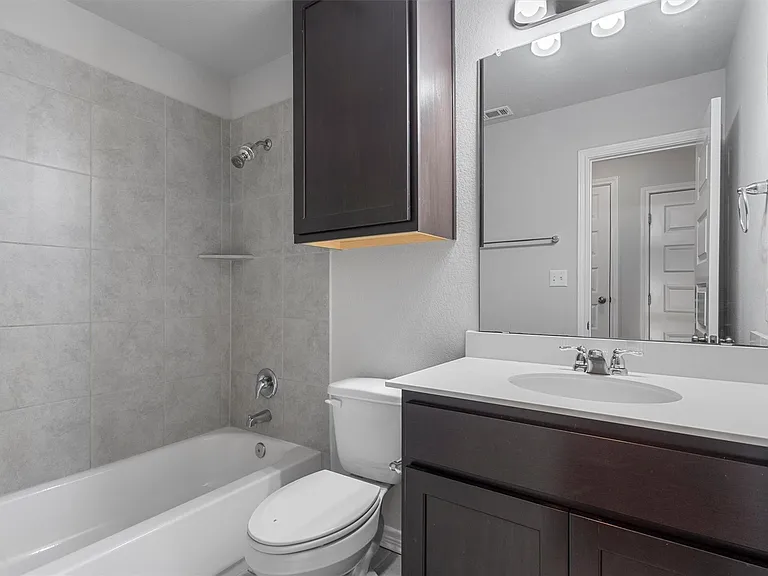 1805 Artesian Springs Xing — Photo 24