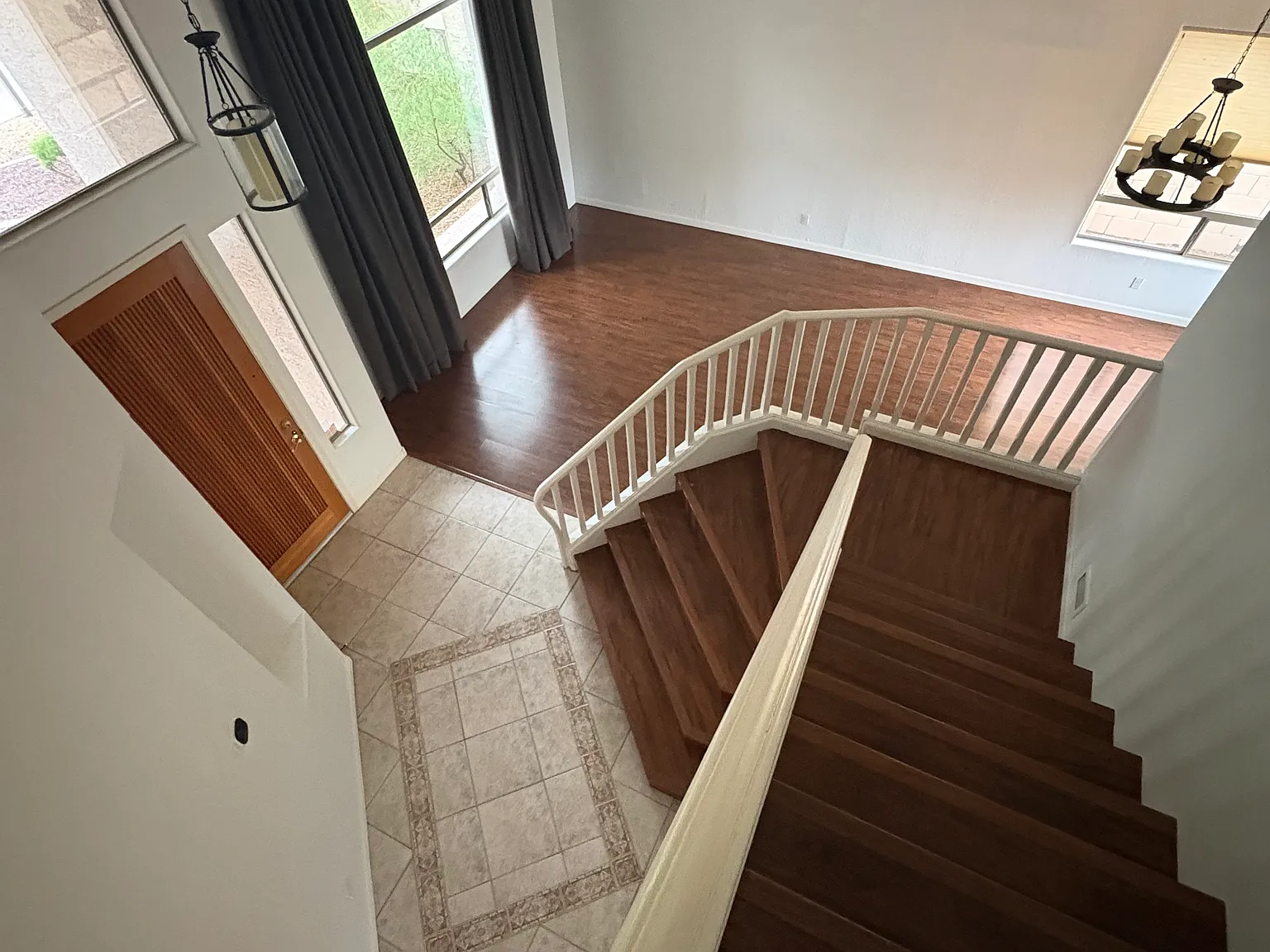 5 bed, 2760 sqft, $4,400 — Photo 3