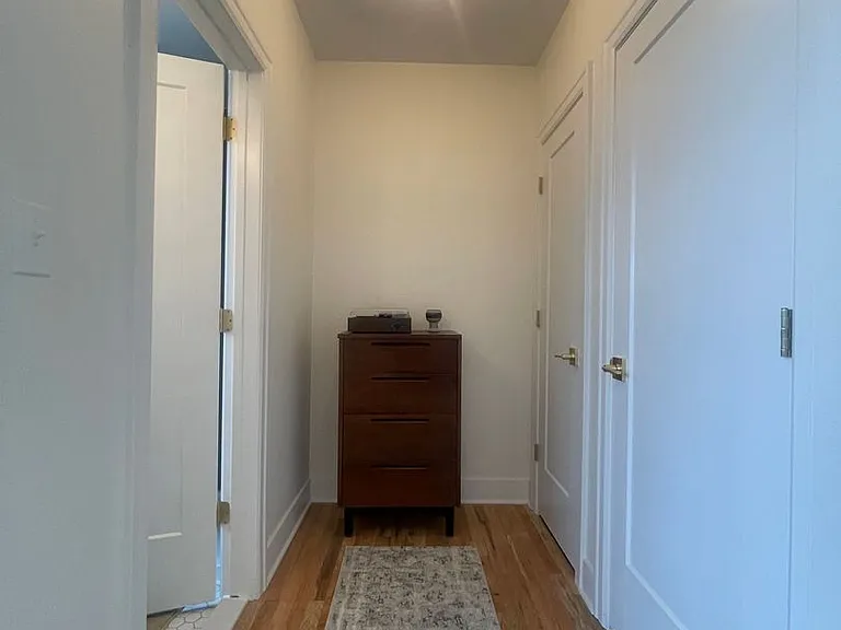 Sterling Apartments — Photo 14