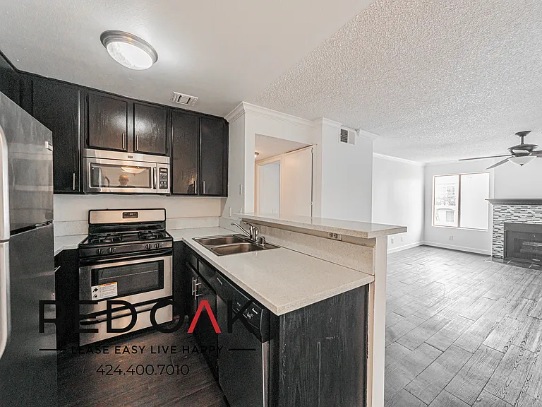 1522 N Formosa Ave — Photo 2