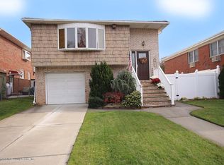 756 Woodrow Rd, Staten Island, NY 10312