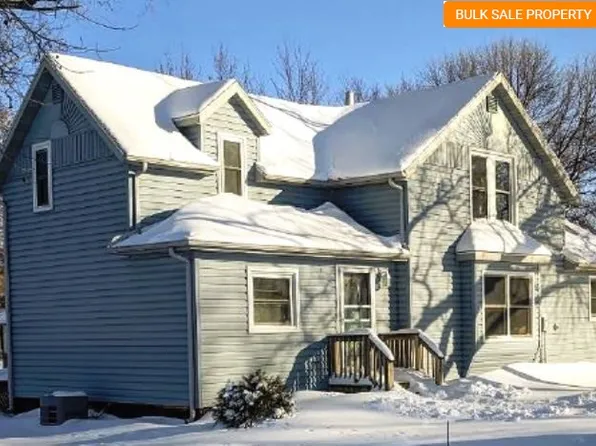 1175 3rd Ave SW, Wells, MN 56097