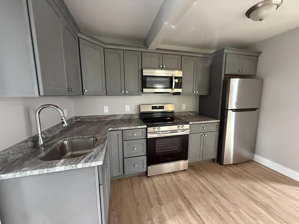212 Robeson St — Photo 1